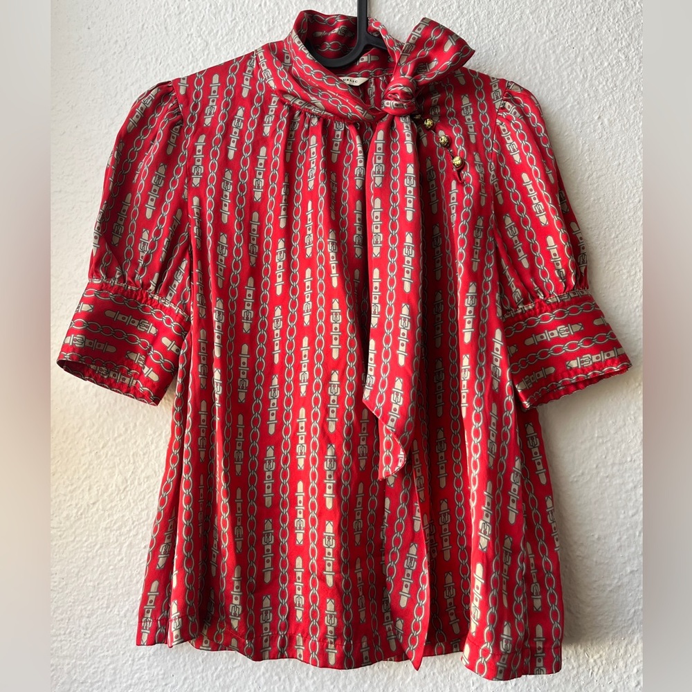 Banana Republic 100% Silk Tie Neck Buckle & Chain Print Blouse Petite XS